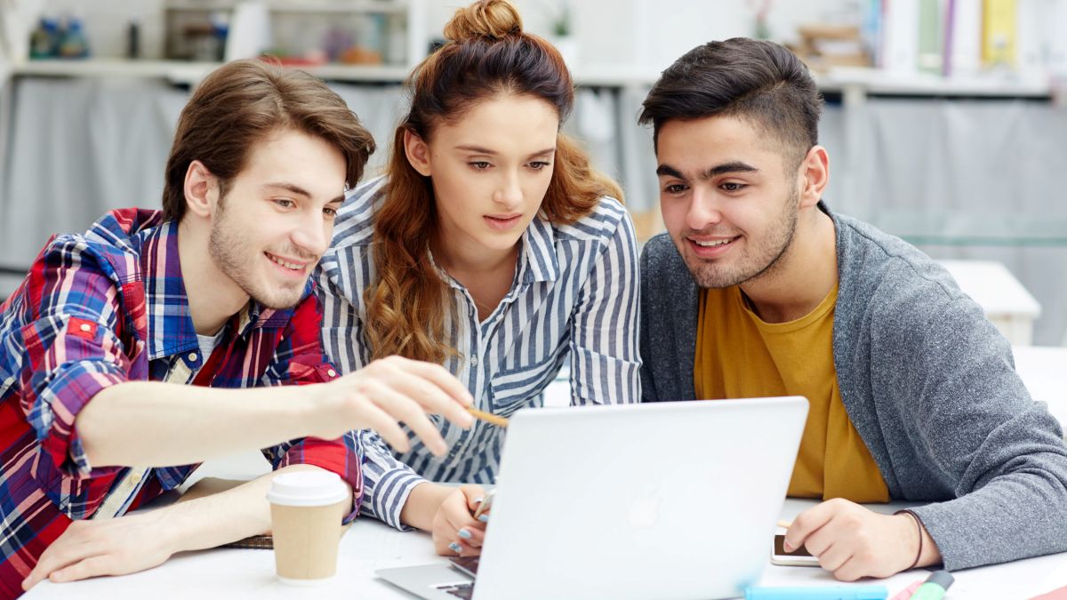 Methodology and Essential Steps for Developing University Curricula